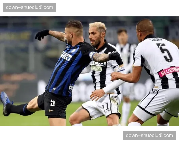 乌迪内斯对阵维罗纳，比赛因转换节奏过快多次中断