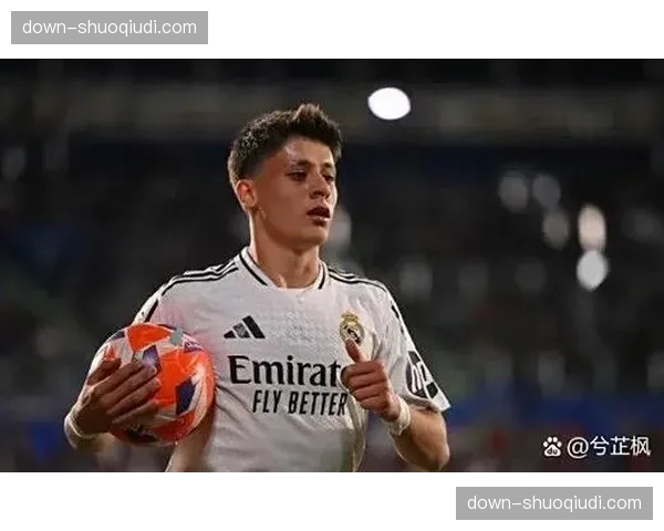 埃尔切1-0击败瓦伦西亚，主场拿下宝贵三分